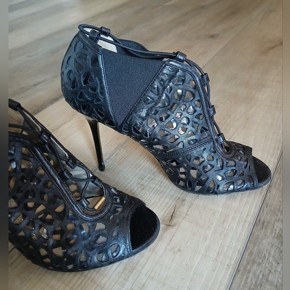 Jimmy Choo Tactic Black Nappa and Shiny Leather Sandal Booties. Size 37 - Picture 6 of 13